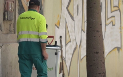 Un treballador d'SMATSA, en una imatge d'arxiu/ Roger Benet